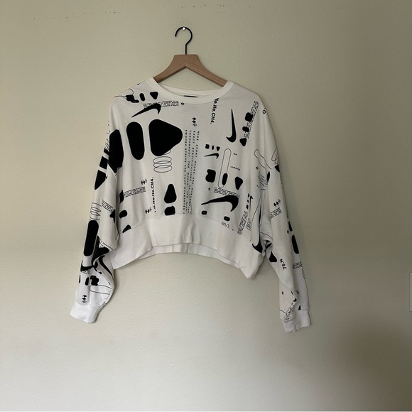 Nike Air Women's Printed Crewneck - Picture 2 of 6